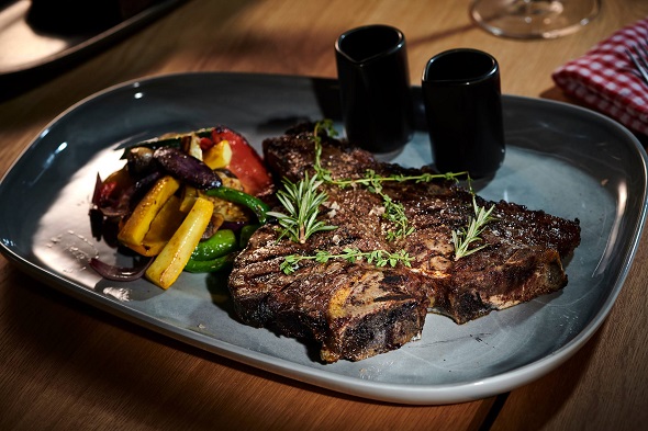 Ochutnejte během pokerového víkendu i ty nejlepší steaky